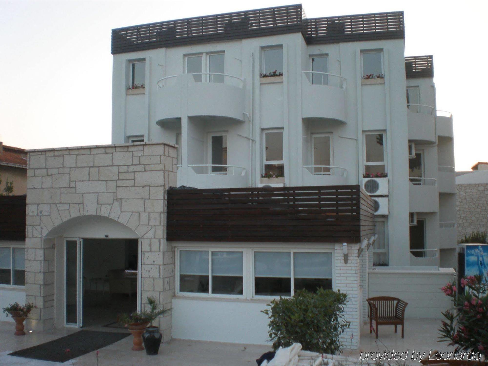 Yeni 3* Çeşme